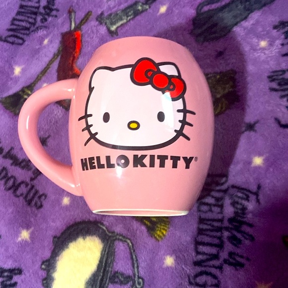 Hello Kitty 18-oz. Oval Pink Ceramic Mug New - Picture 5 of 5